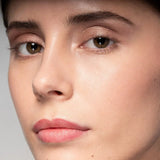 Přírodní metalický oční stín Closer