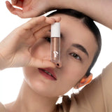 Přírodní metalický oční stín Closer